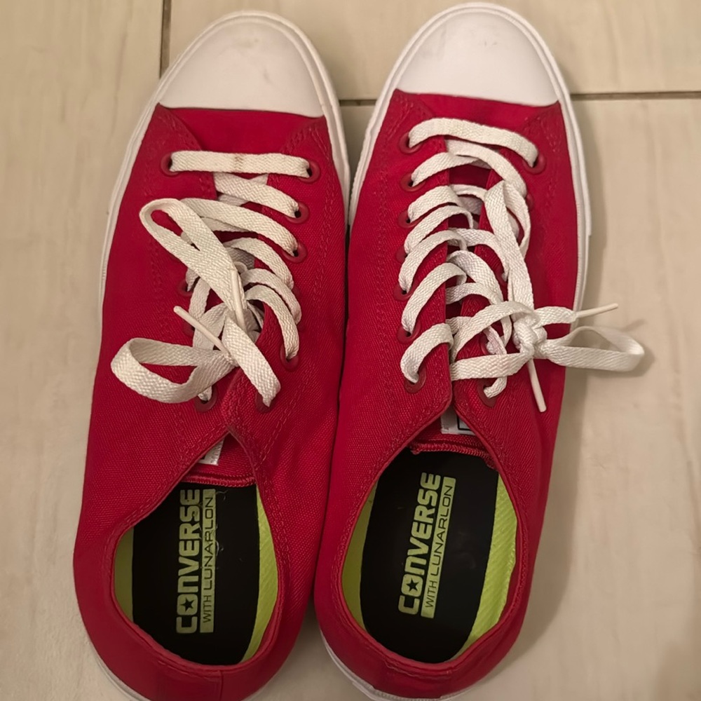 Men’s red Converse Chucks size 11